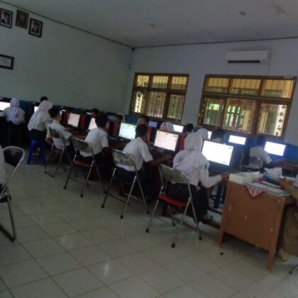 UNBK TAHUN PERTAMA SPENKER DI HARI PERTAMA