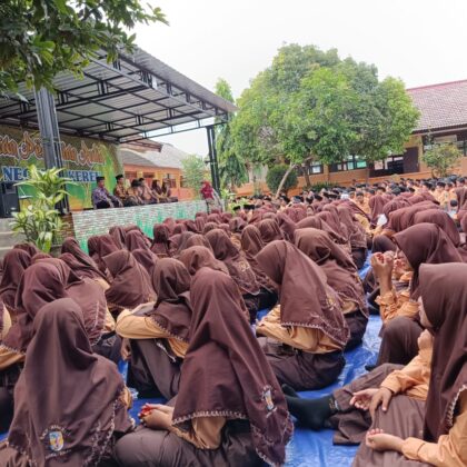 Pengajian Rutin SMP Negeri 1 Kerek Setiap Jumat Pagi